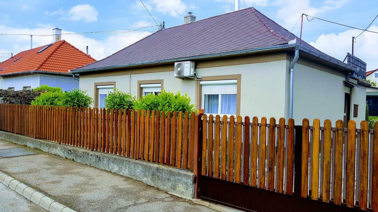 Tini Apartman Балатонфюред Екстер'єр фото